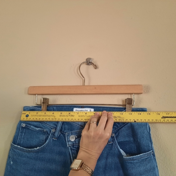 Abercrombie A&F Criss Cross Ultra High Rise 90s Straight Leg Jeans - Picture 5 of 8